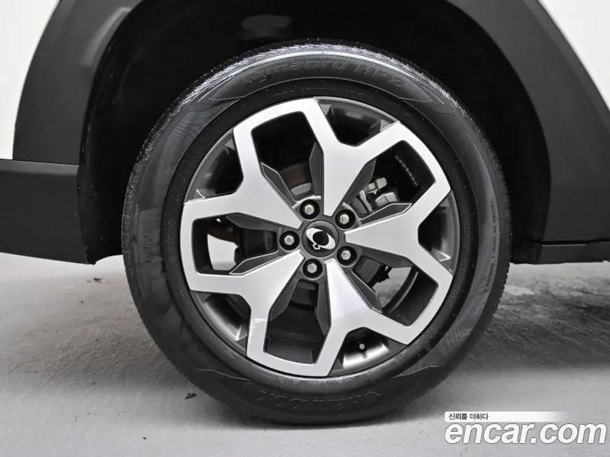 KG Mobility (Ssangyong) Torres — фото 4