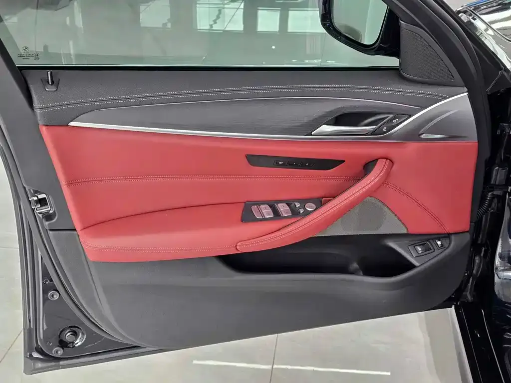 BMW 5 Series New Energy — фото 6