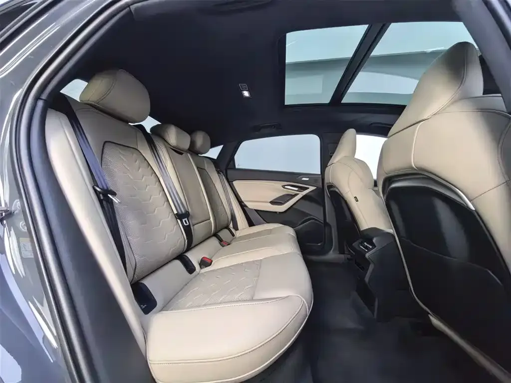 Audi Q6L Sportback e-tron 2025 из CN, фото 3