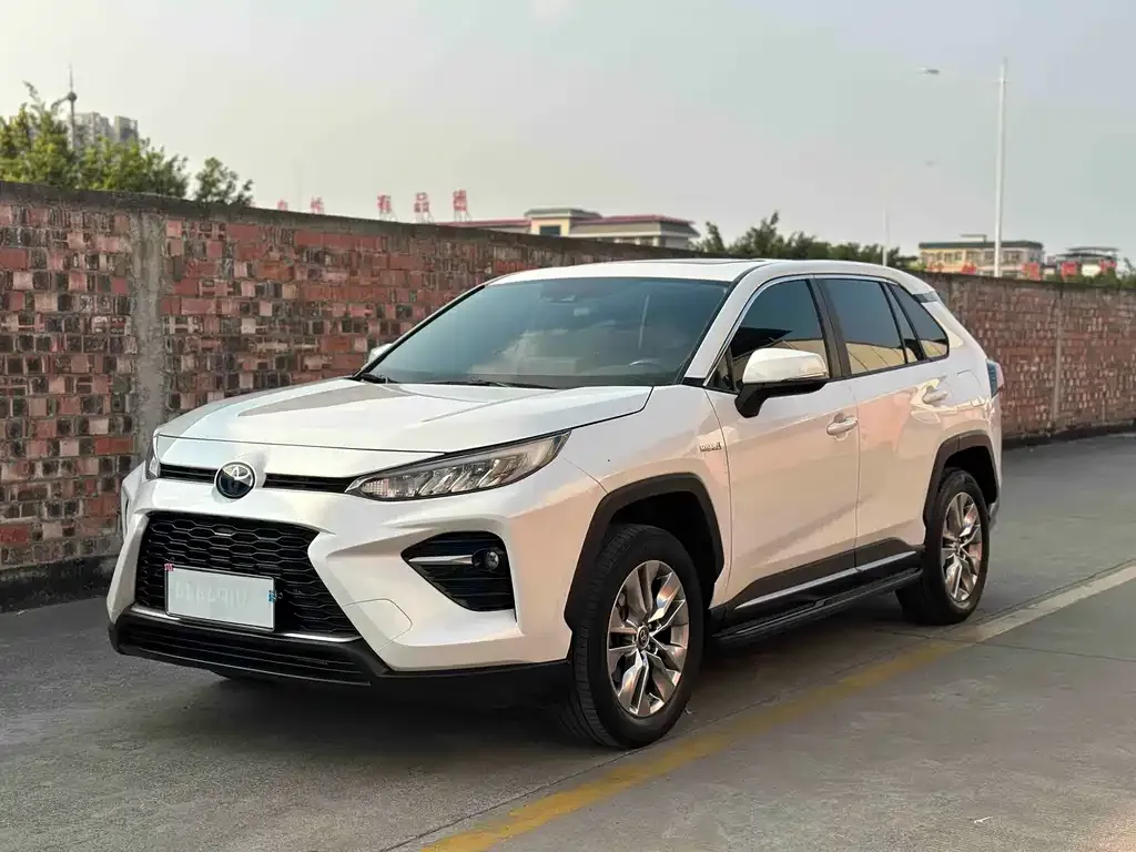 Toyota Wildlander — фото 1