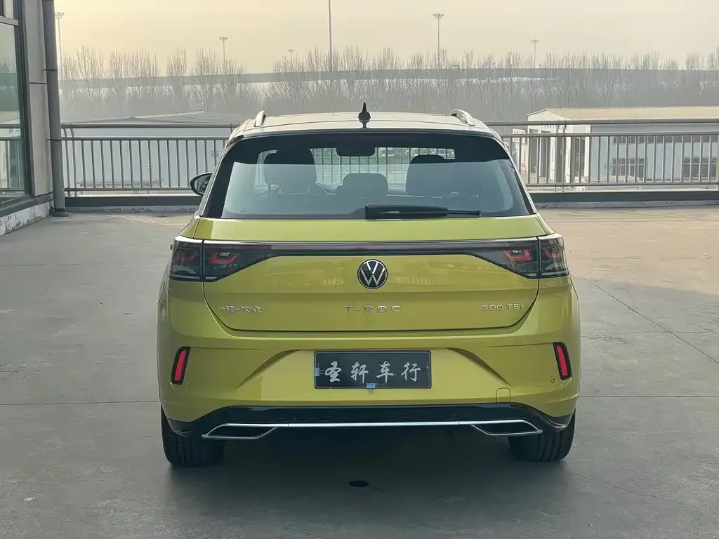 Volkswagen T-Roc — фото 6