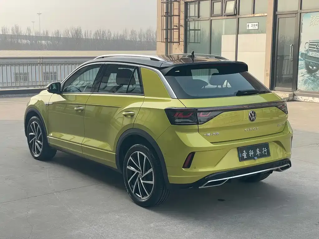Volkswagen T-Roc — фото 9