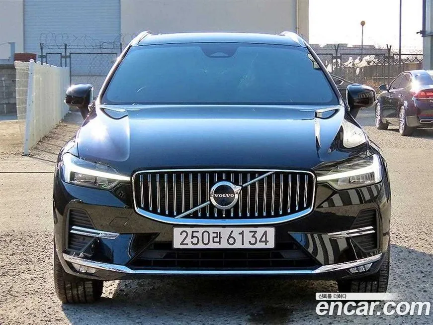 Volvo XC60 — фото 1