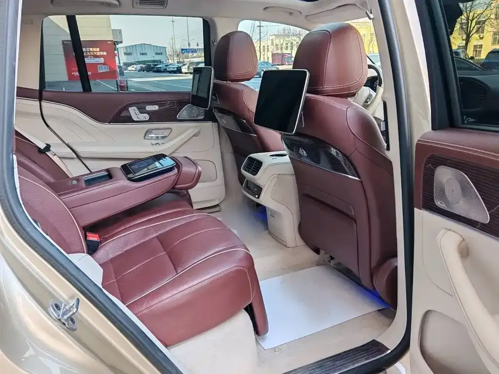 Mercedes-Benz GLS — фото 6