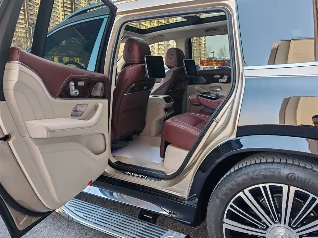 Mercedes-Benz GLS — фото 10