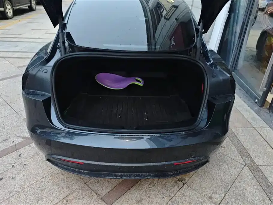 Tesla Model 3 — фото 4