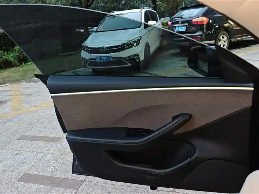 Tesla Model 3 — фото 10