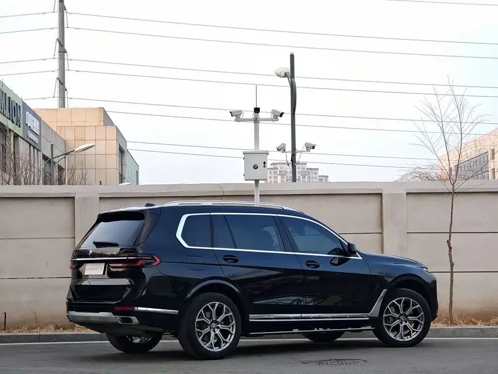BMW X7 — фото 10