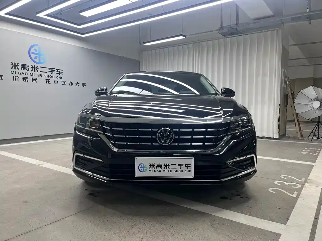 Volkswagen Passat — фото 1