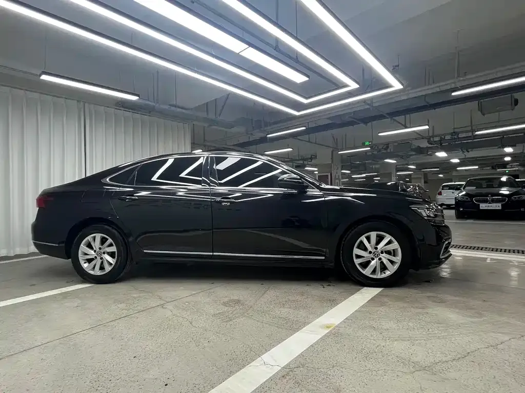 Volkswagen Passat — фото 4
