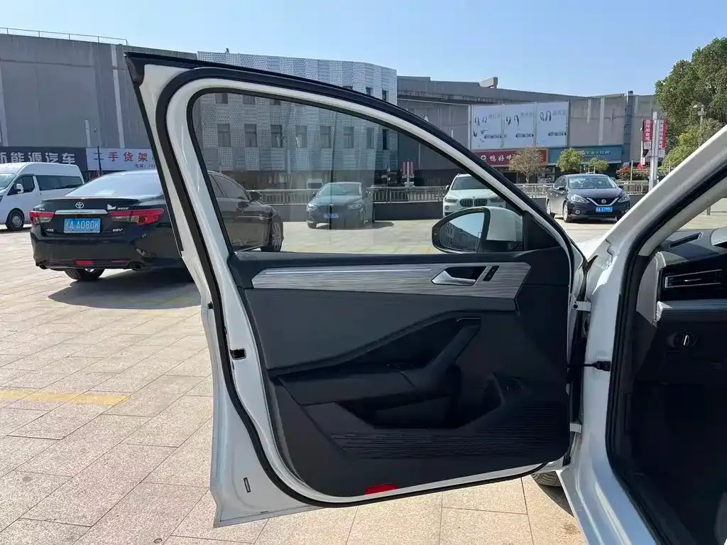 Volkswagen Sagitar 2022 из CN, фото 9