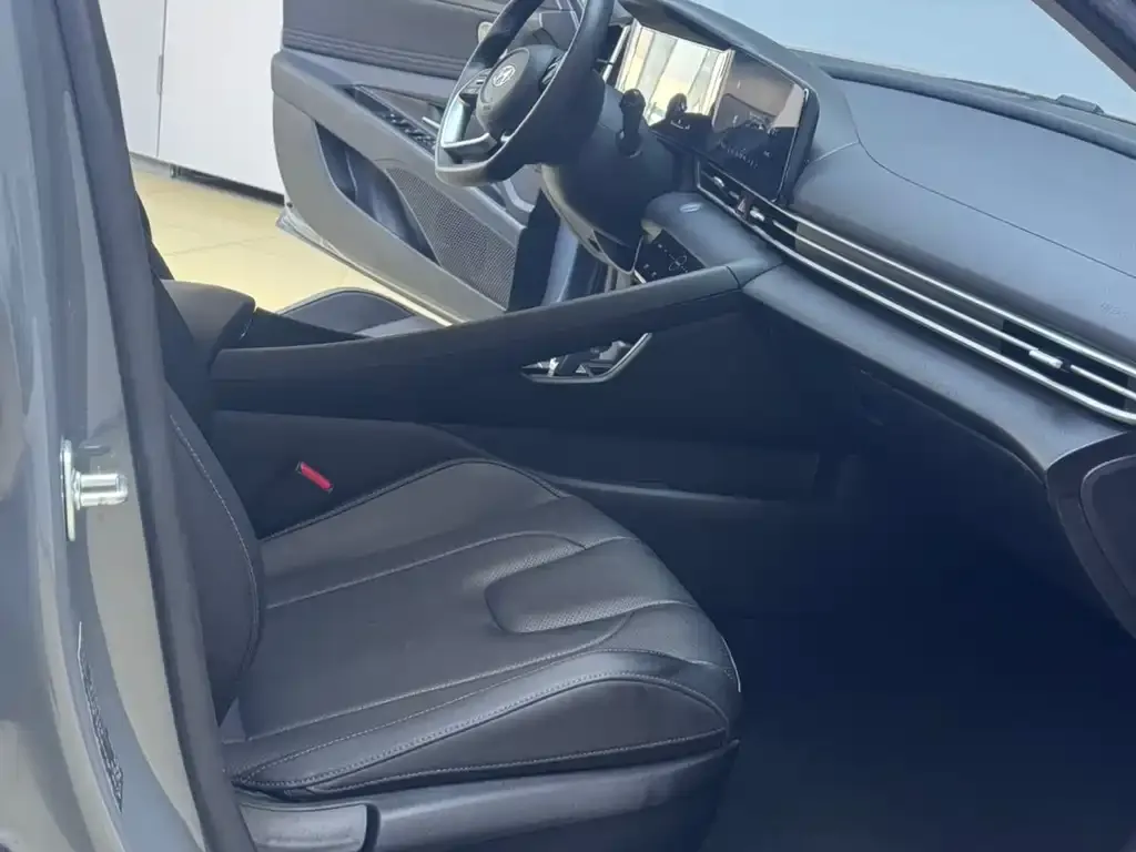 Hyundai Elantra 2022 из CN, фото 6