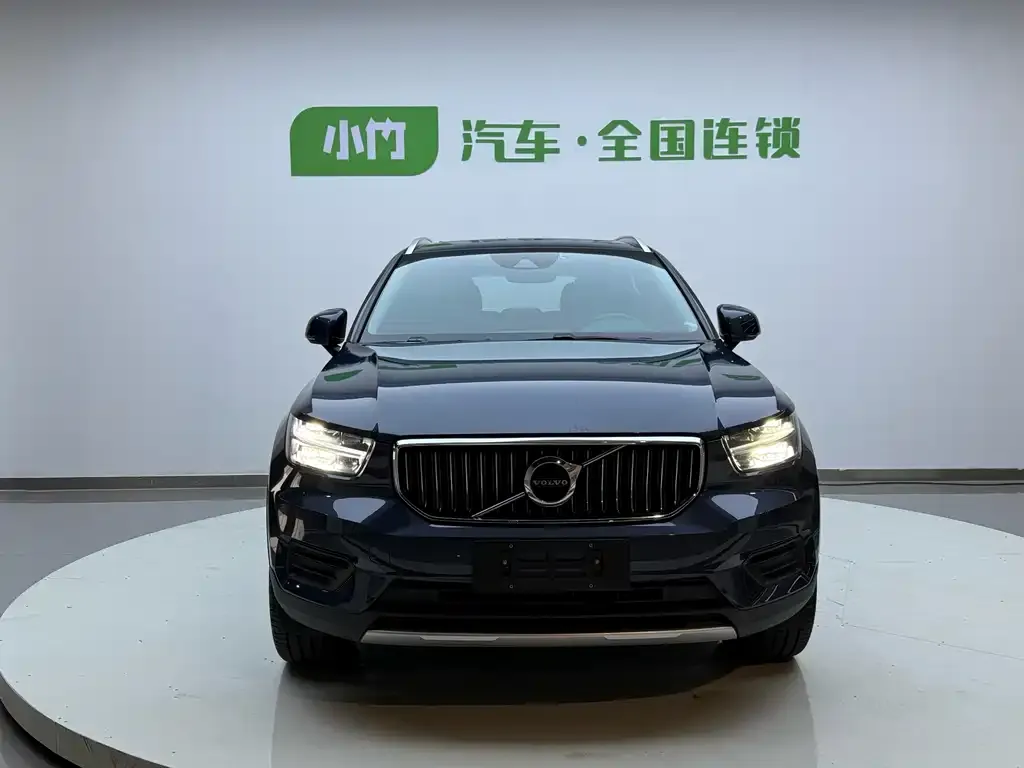Volvo XC40 — фото 2