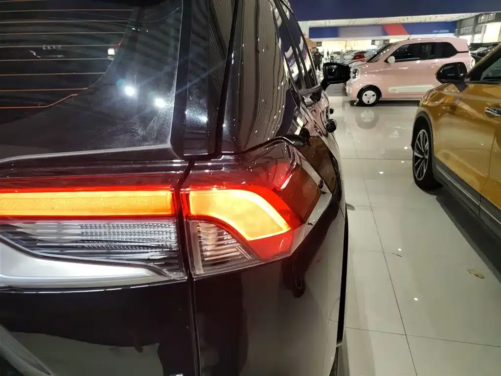 Toyota RAV4 2025 из CN, фото 5