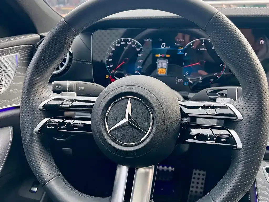 Mercedes-Benz CLS — фото 3