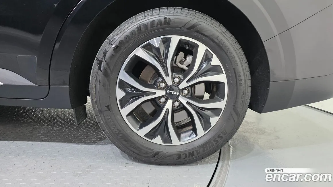 Kia Carnival — фото 10
