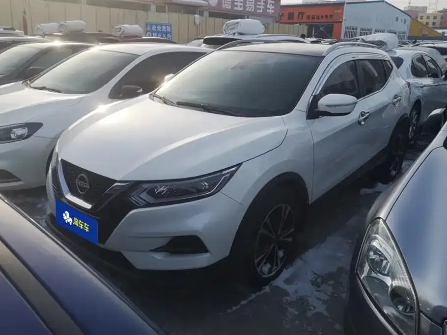 Nissan Qashqai — фото 1