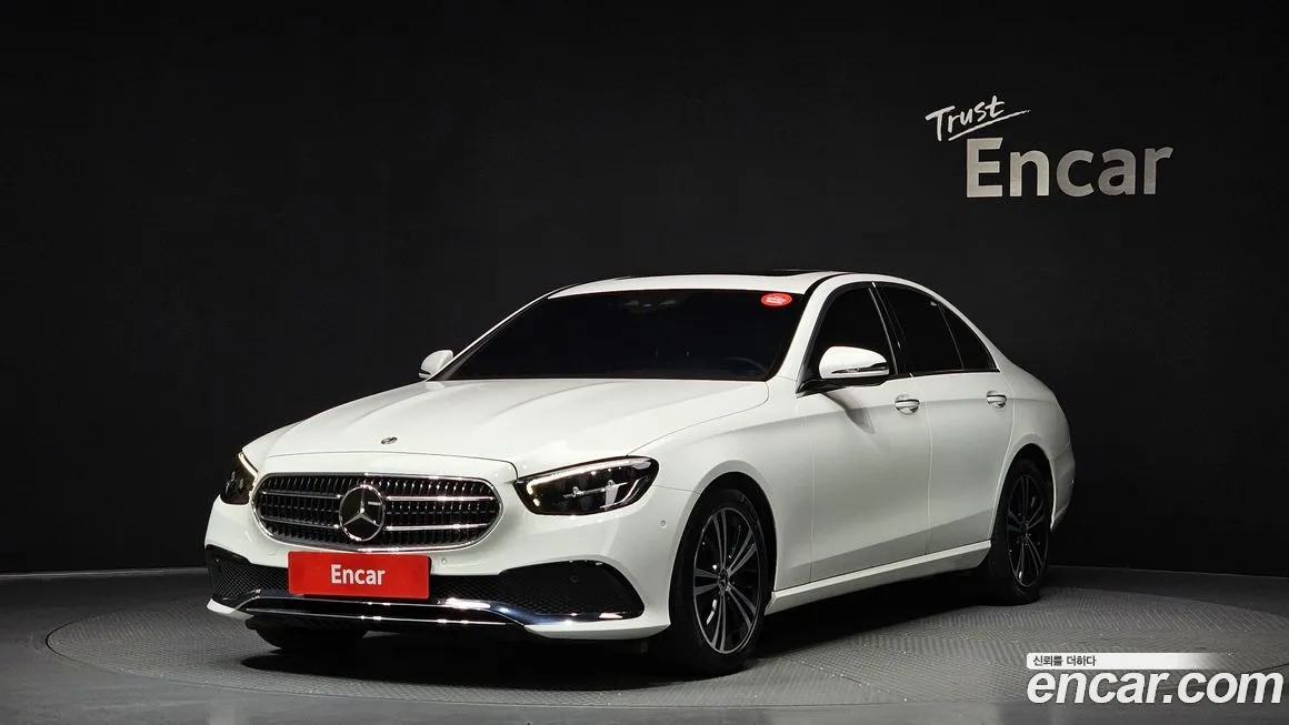 Mercedes-Benz E-Class — фото 1