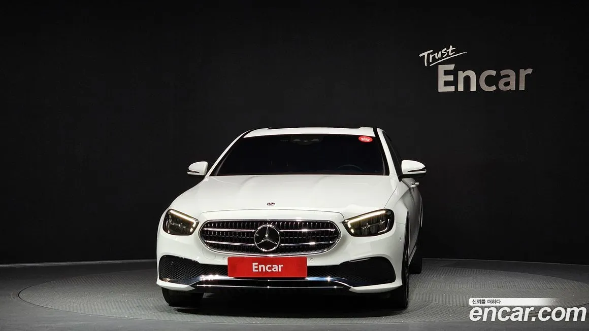 Mercedes-Benz E-Class — фото 4