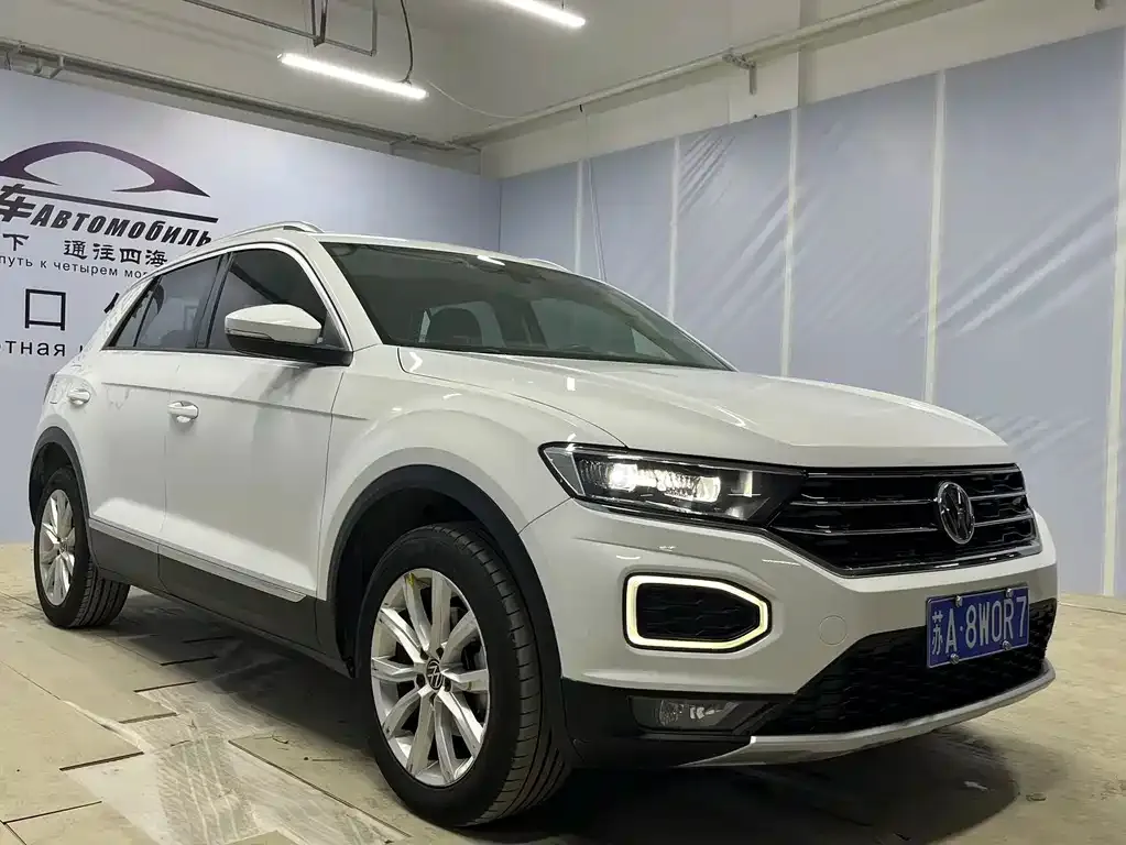 Volkswagen T-Roc — фото 8