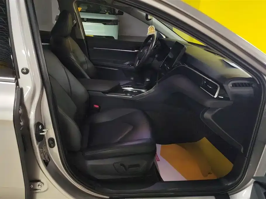 Toyota Camry 2023 из CN, фото 8