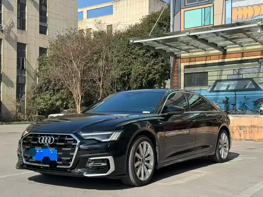 Audi A6L — фото 1