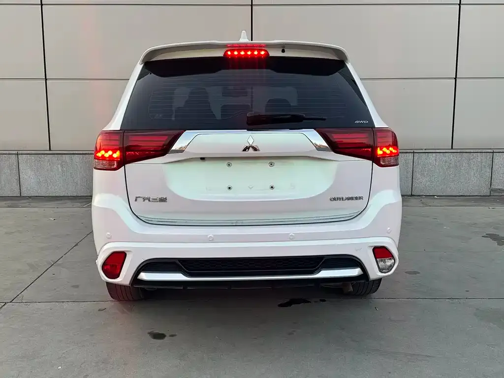 Mitsubishi Outlander 2021 из CN, фото 7