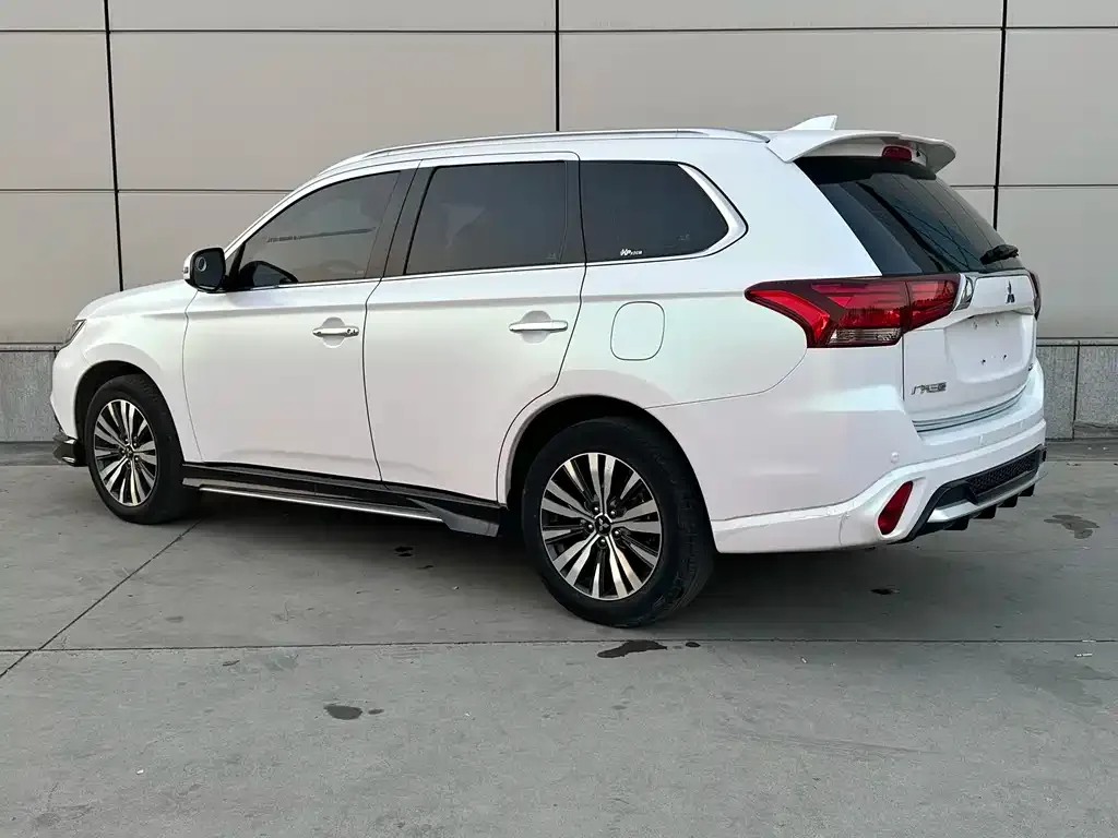 Mitsubishi Outlander 2021 из CN, фото 6