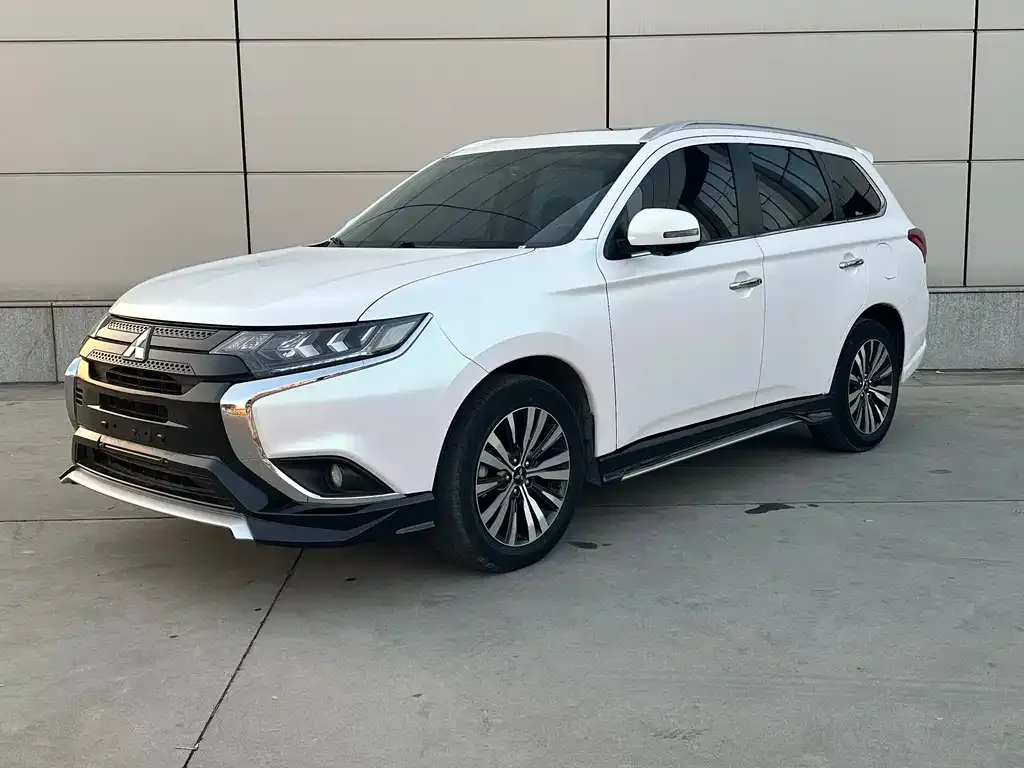 Mitsubishi Outlander 2021 из CN, фото 9