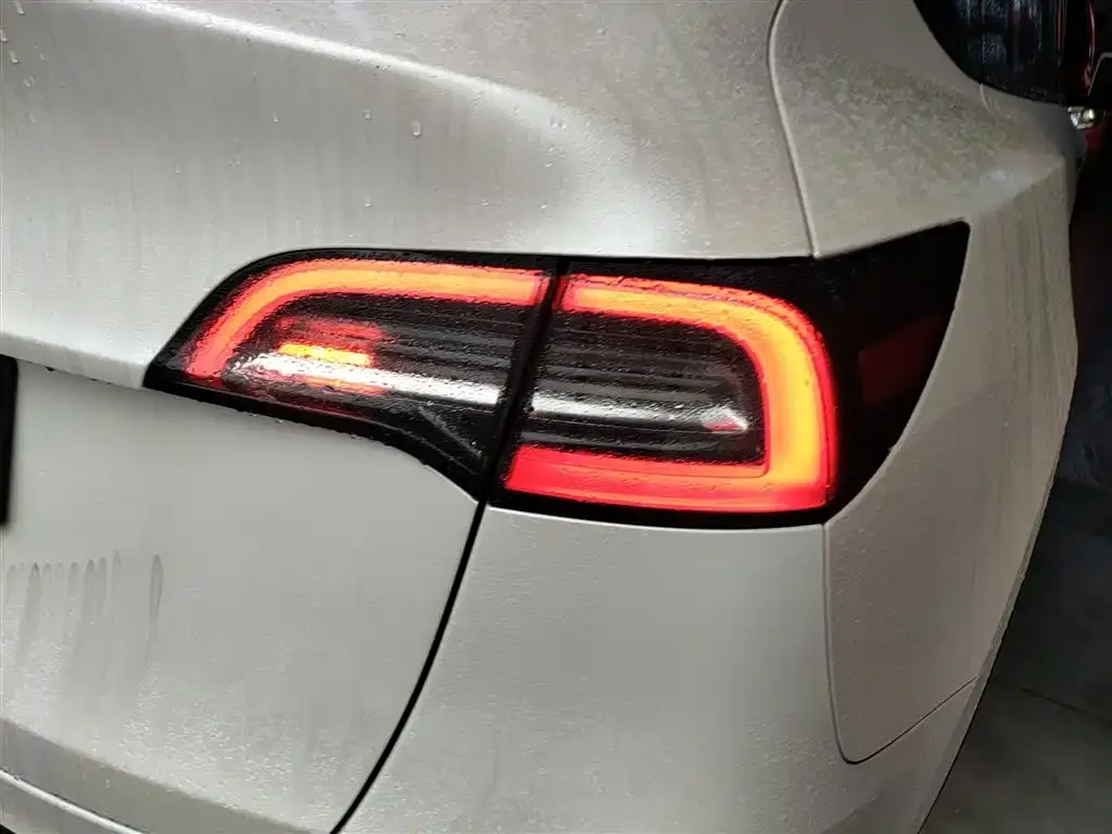 Tesla Model Y 2023 из CN, фото 8