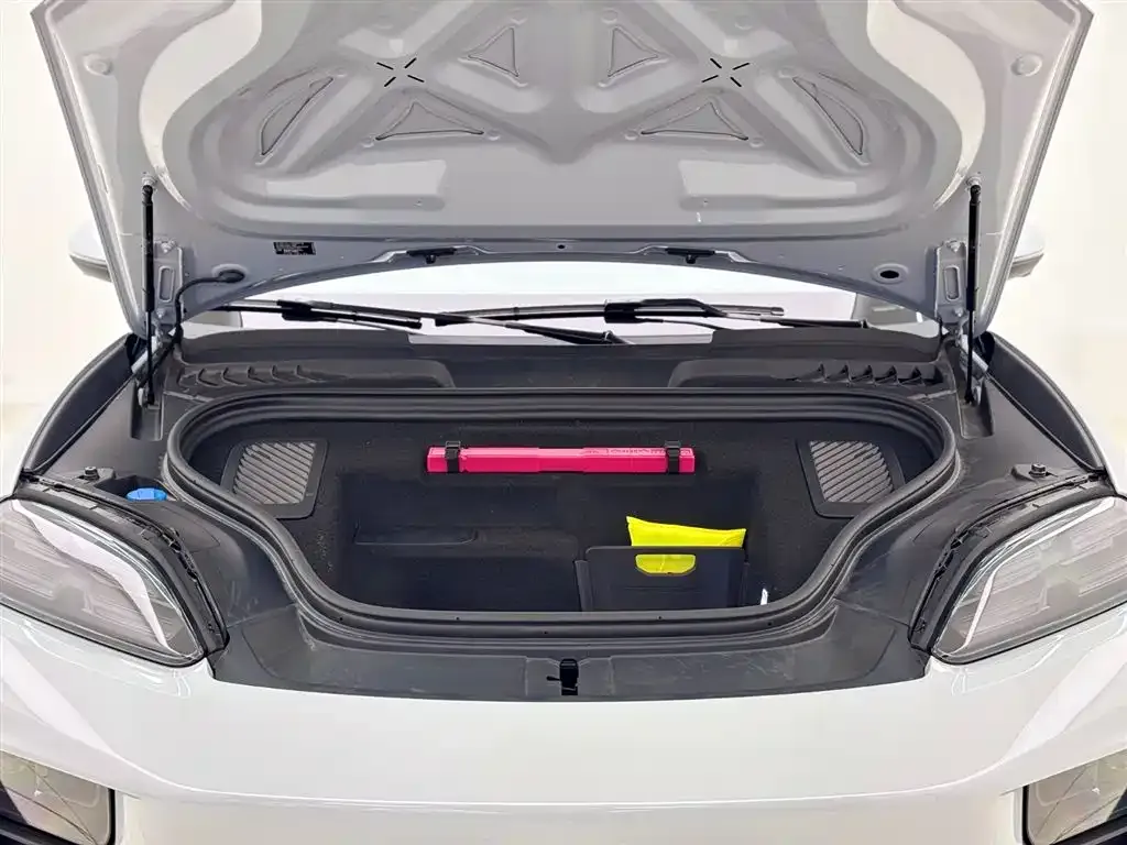 Porsche Macan EV 2024 из CN, фото 8