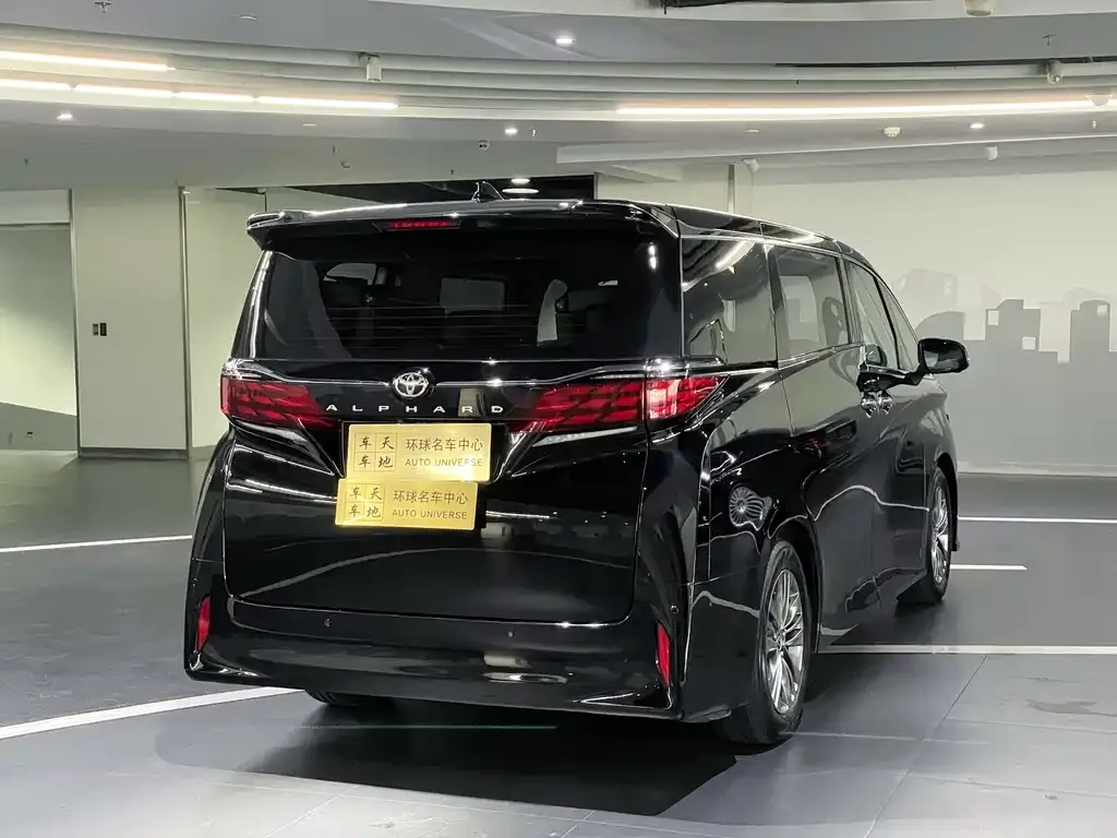 Toyota Alphard — фото 7