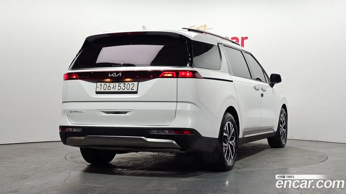 Kia Carnival — фото 3