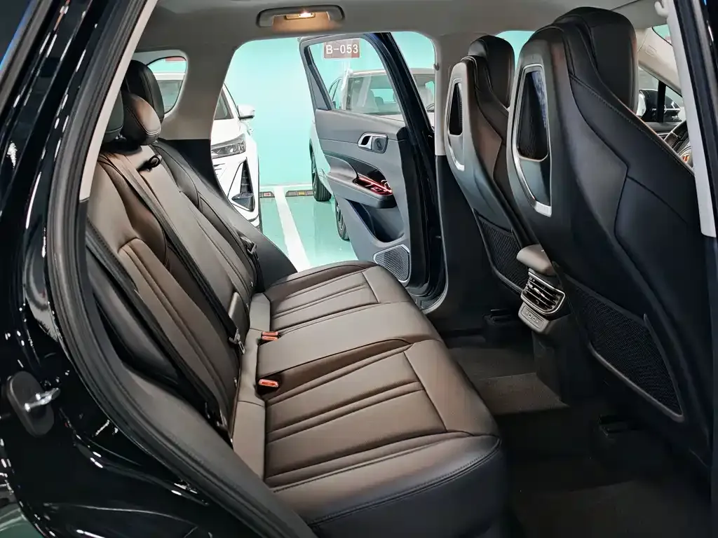 Hongqi HS3 PHEV 2024 из CN, фото 2
