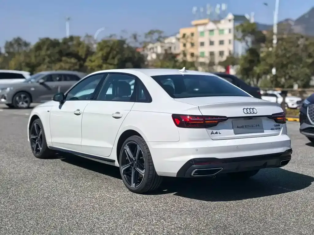 Audi A4L 2024 из CN, фото 7