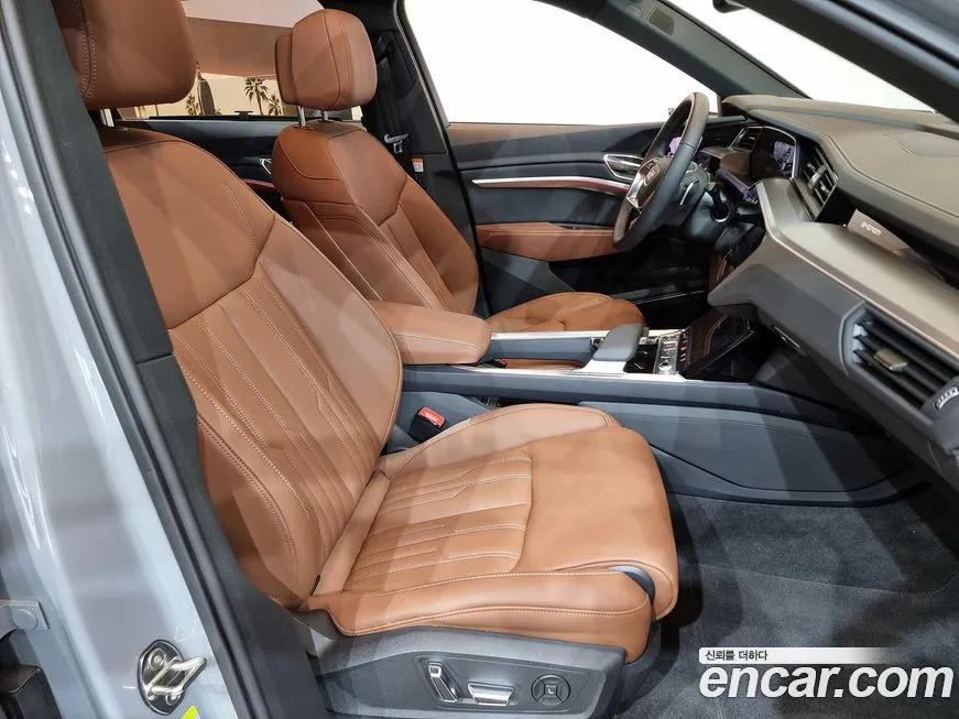 Audi Q8 e-tron 2024 из KR, фото 8