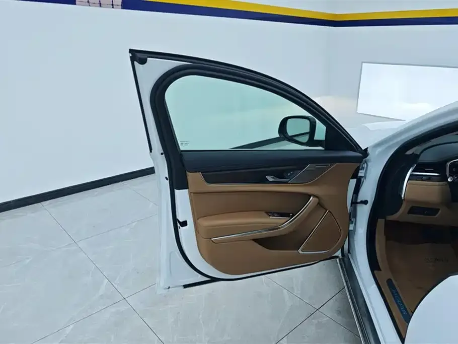 Jaguar XFL 2025 из CN, фото 7