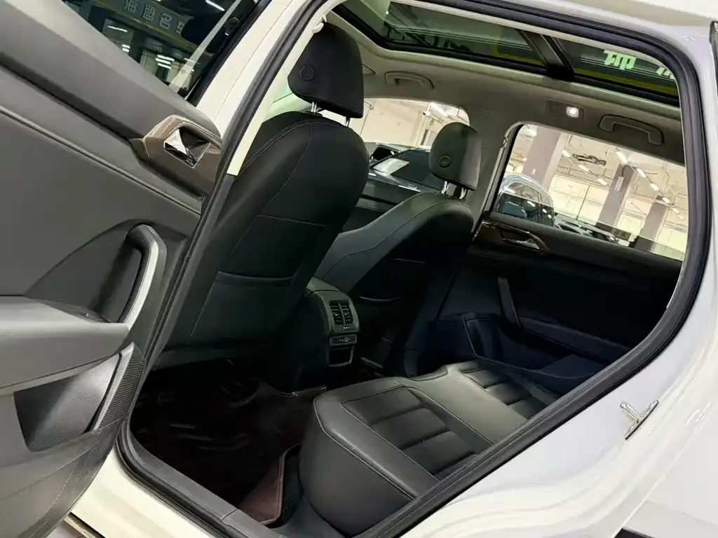 Volkswagen Tharu 2022 из CN, фото 7