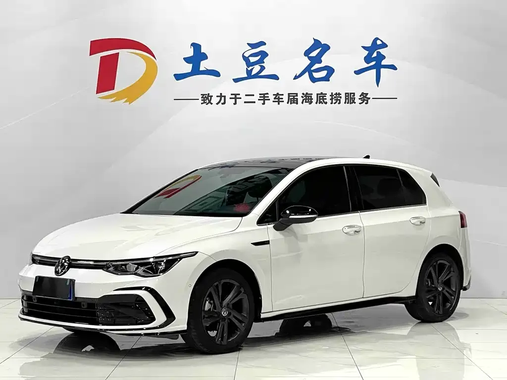 Volkswagen Golf 2023 из CN, фото 1