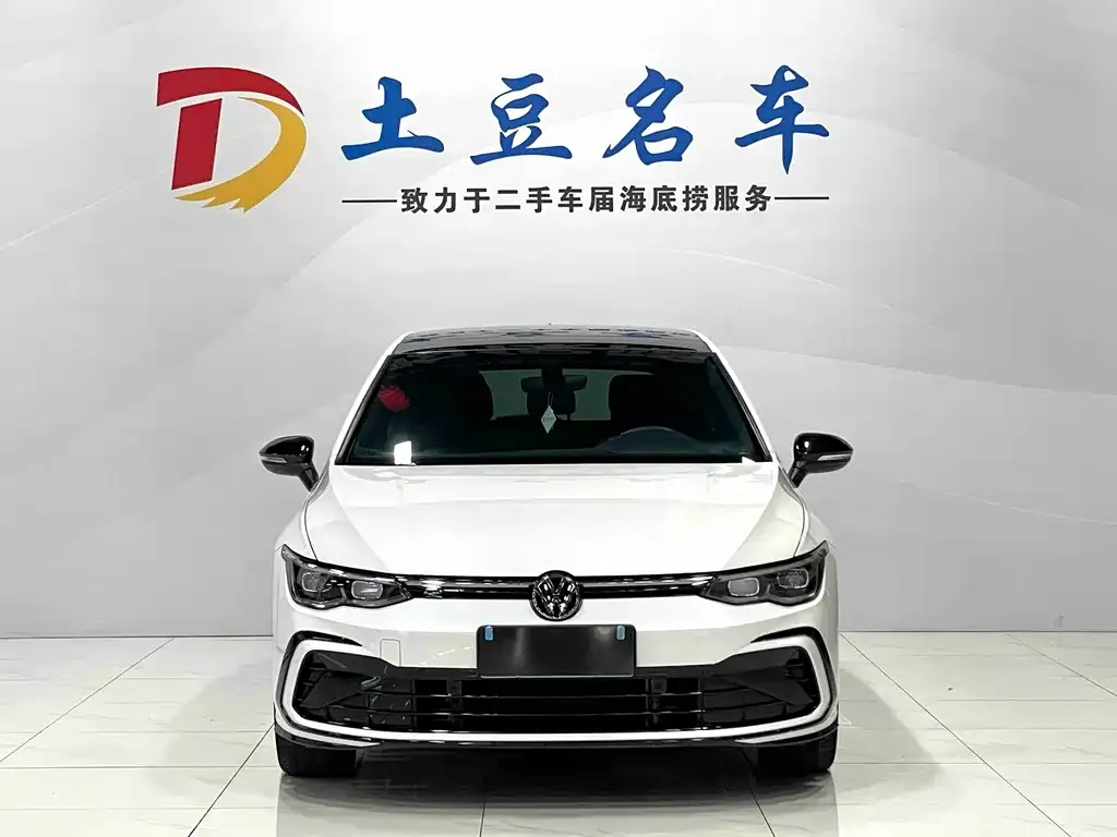 Volkswagen Golf 2023 из CN, фото 10