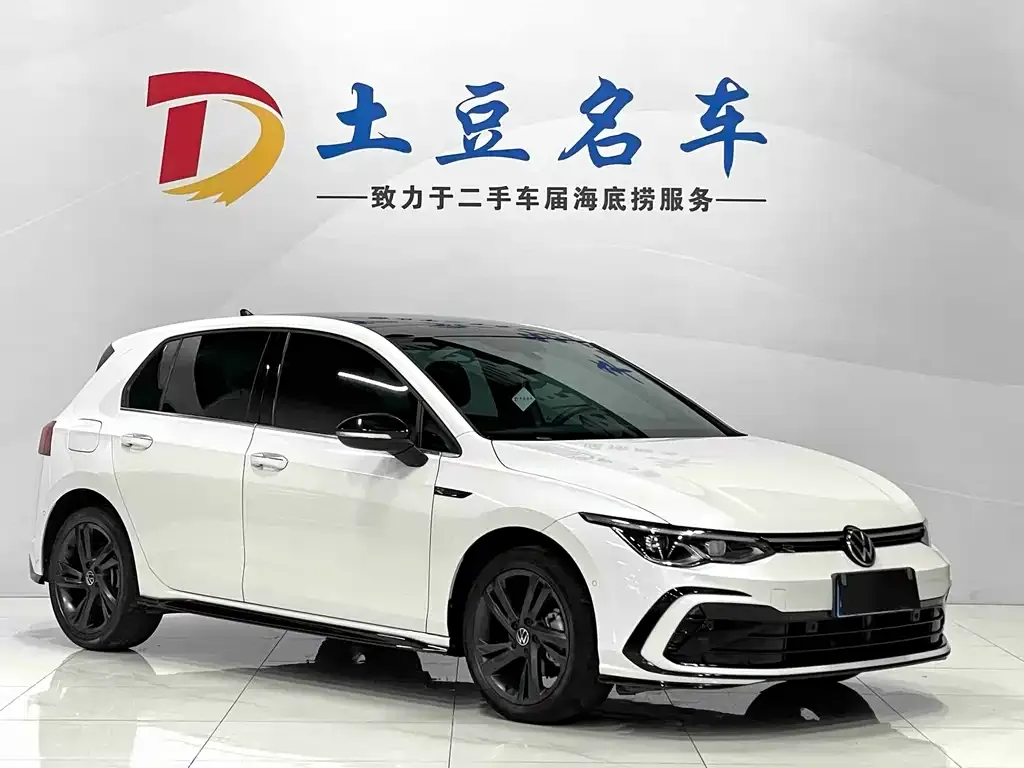 Volkswagen Golf 2023 из CN, фото 2