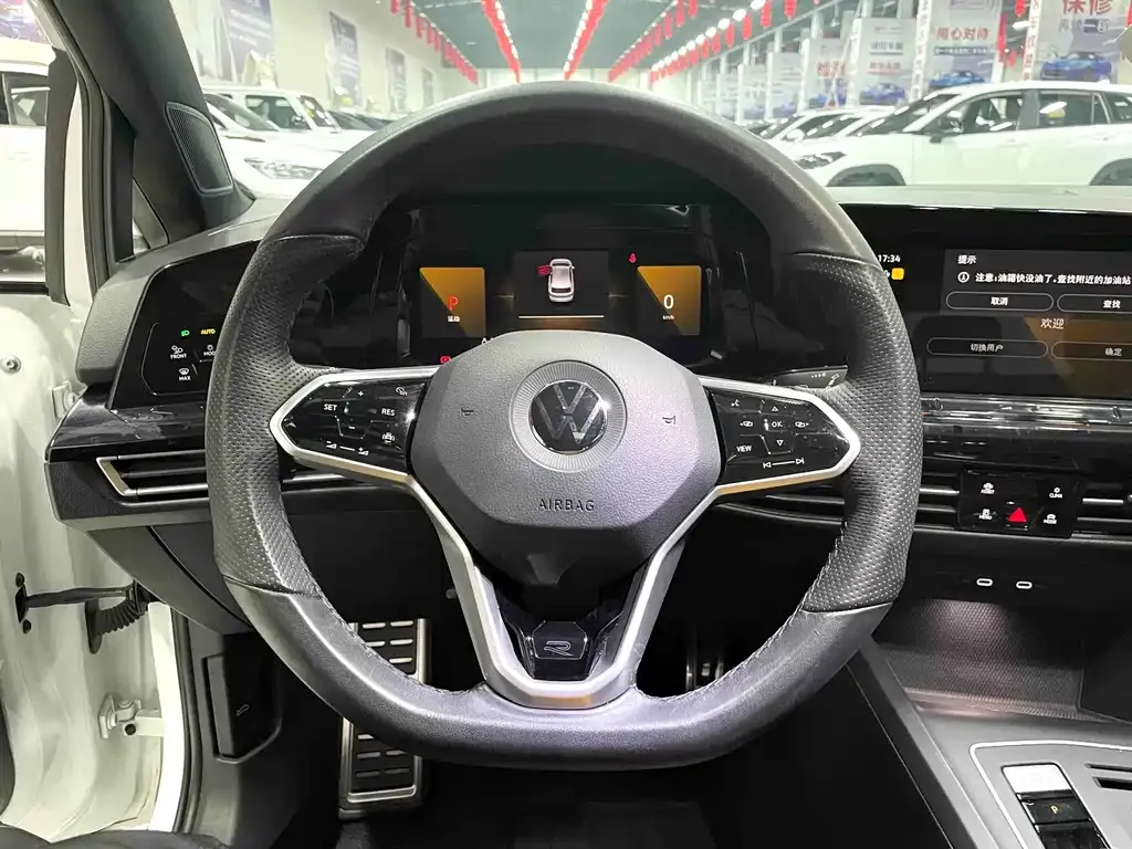 Volkswagen Golf 2023 из CN, фото 5