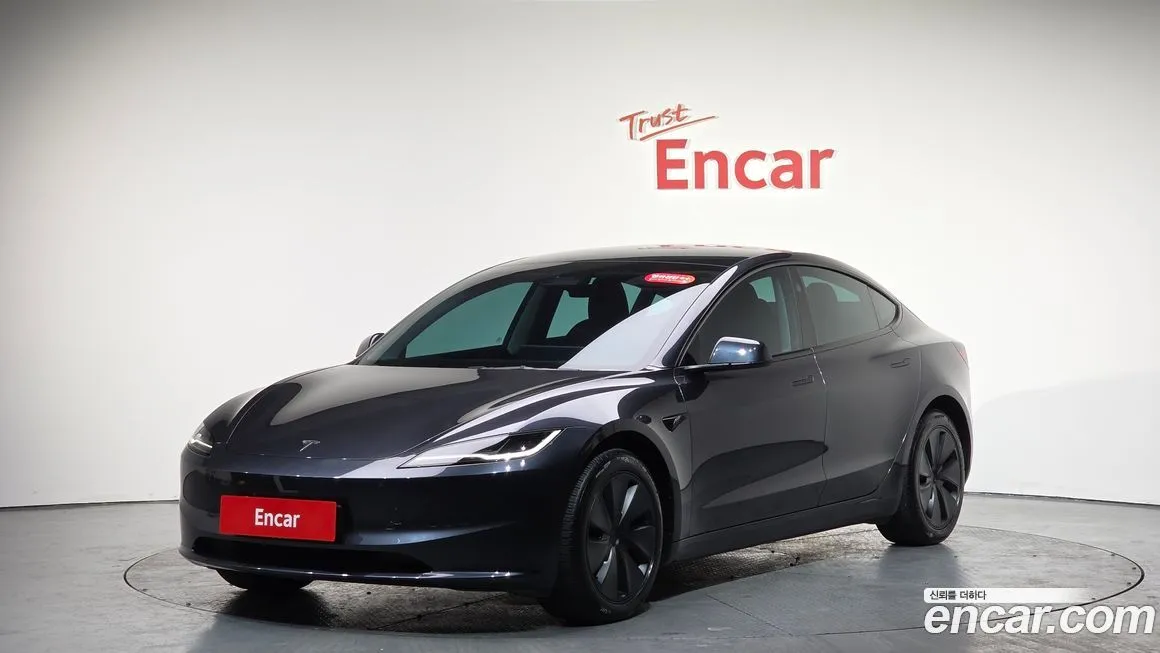 Tesla Model 3 — фото 1