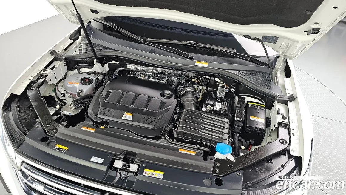 Volkswagen Tiguan — фото 9