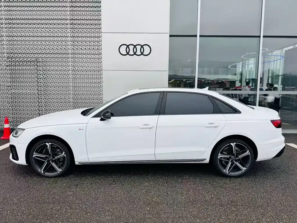 Audi A4L 2025 из CN, фото 6