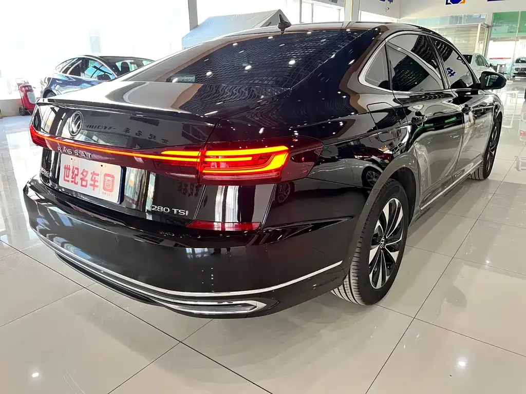 Volkswagen Passat 2023 из CN, фото 8