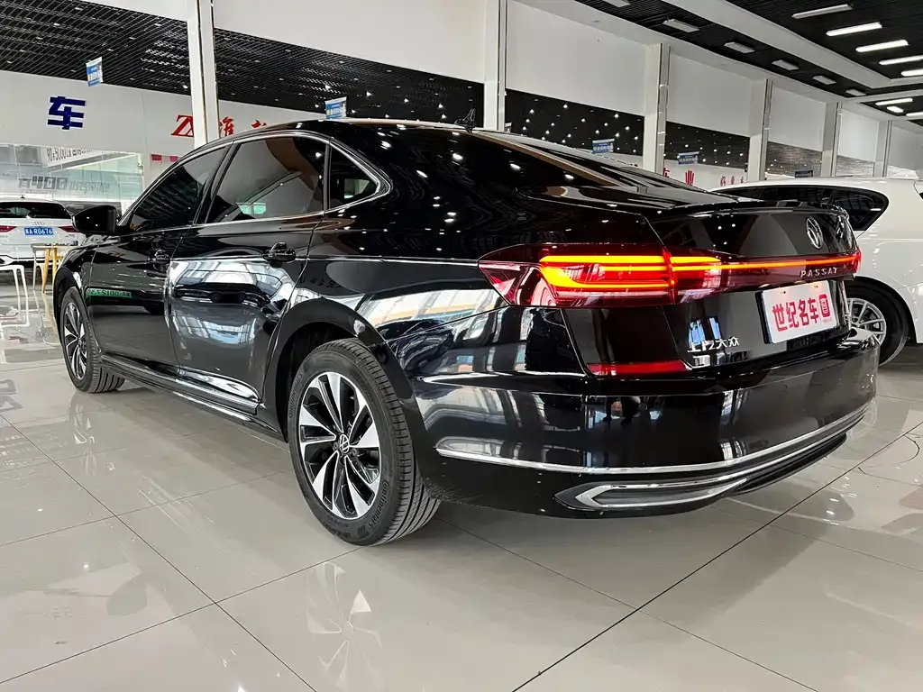 Volkswagen Passat 2023 из CN, фото 3