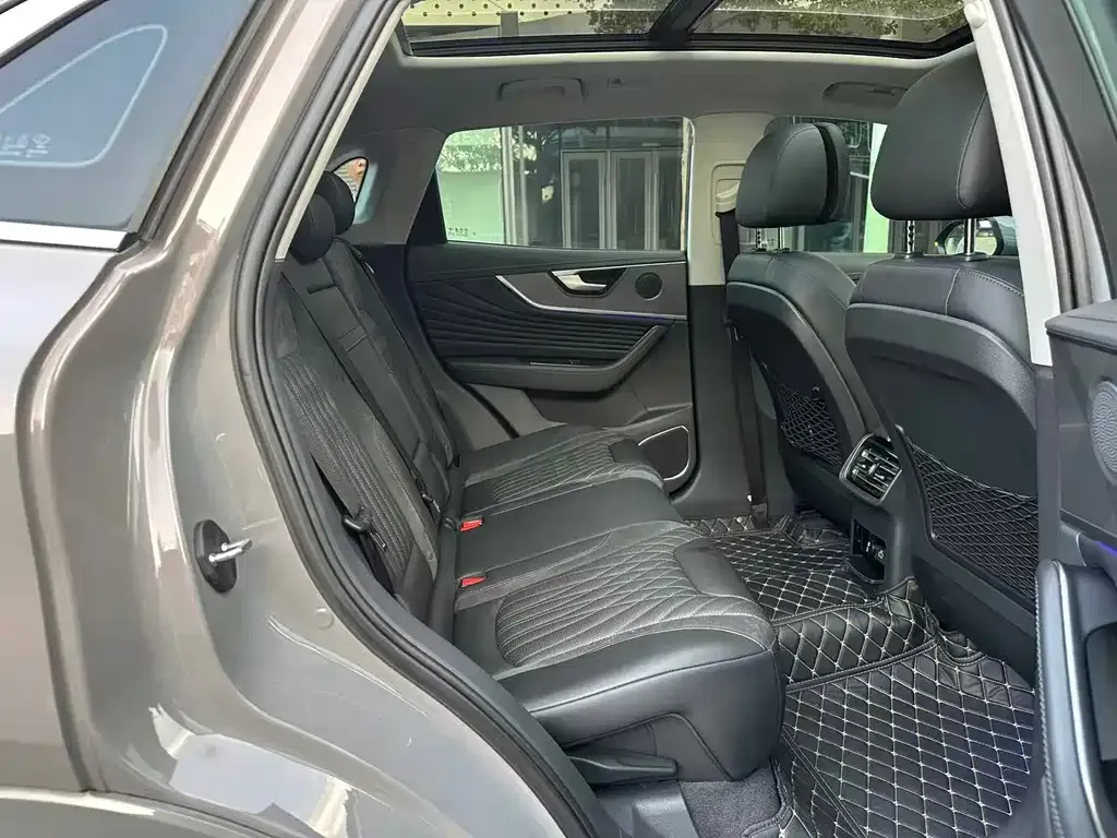 Hongqi HS5 2023 из CN, фото 3