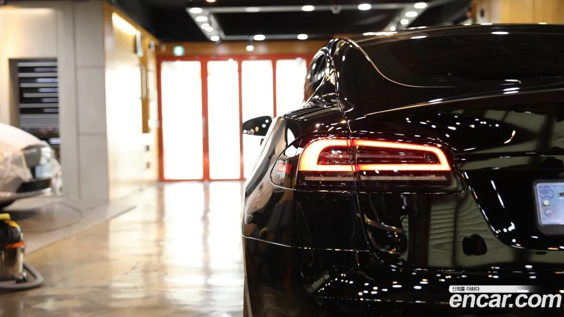 Tesla Model S — фото 5