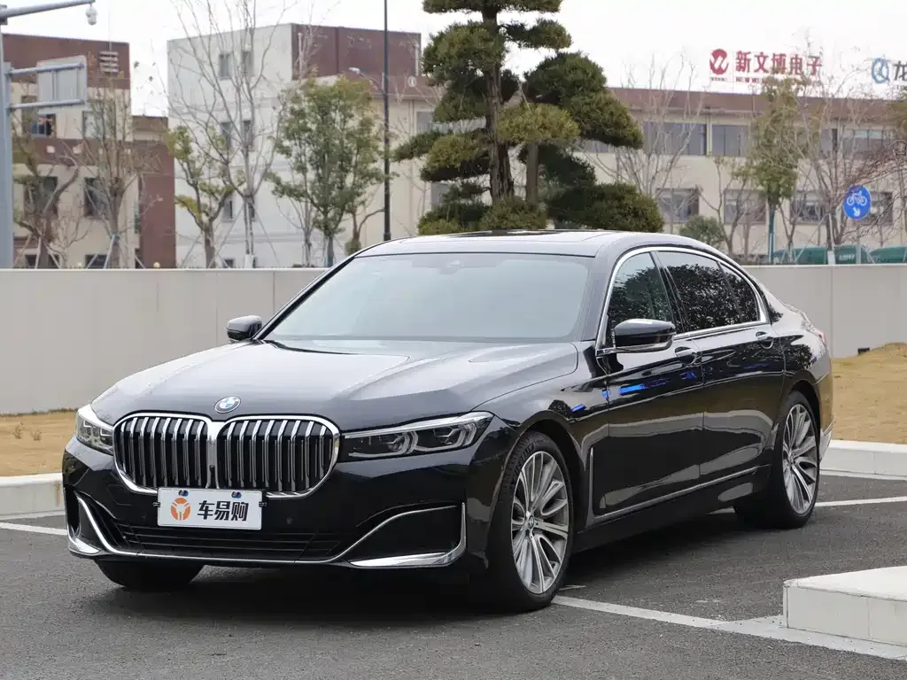 BMW 7 Series 2022 из CN, фото 1